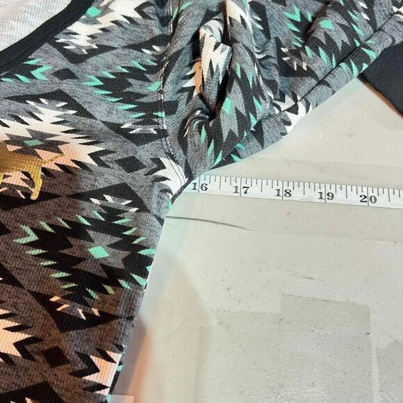 Victoria’s Secret Tribal Southwestern Print Long Sleeve Ribbed Henley Top Small - Picture 7 of 8